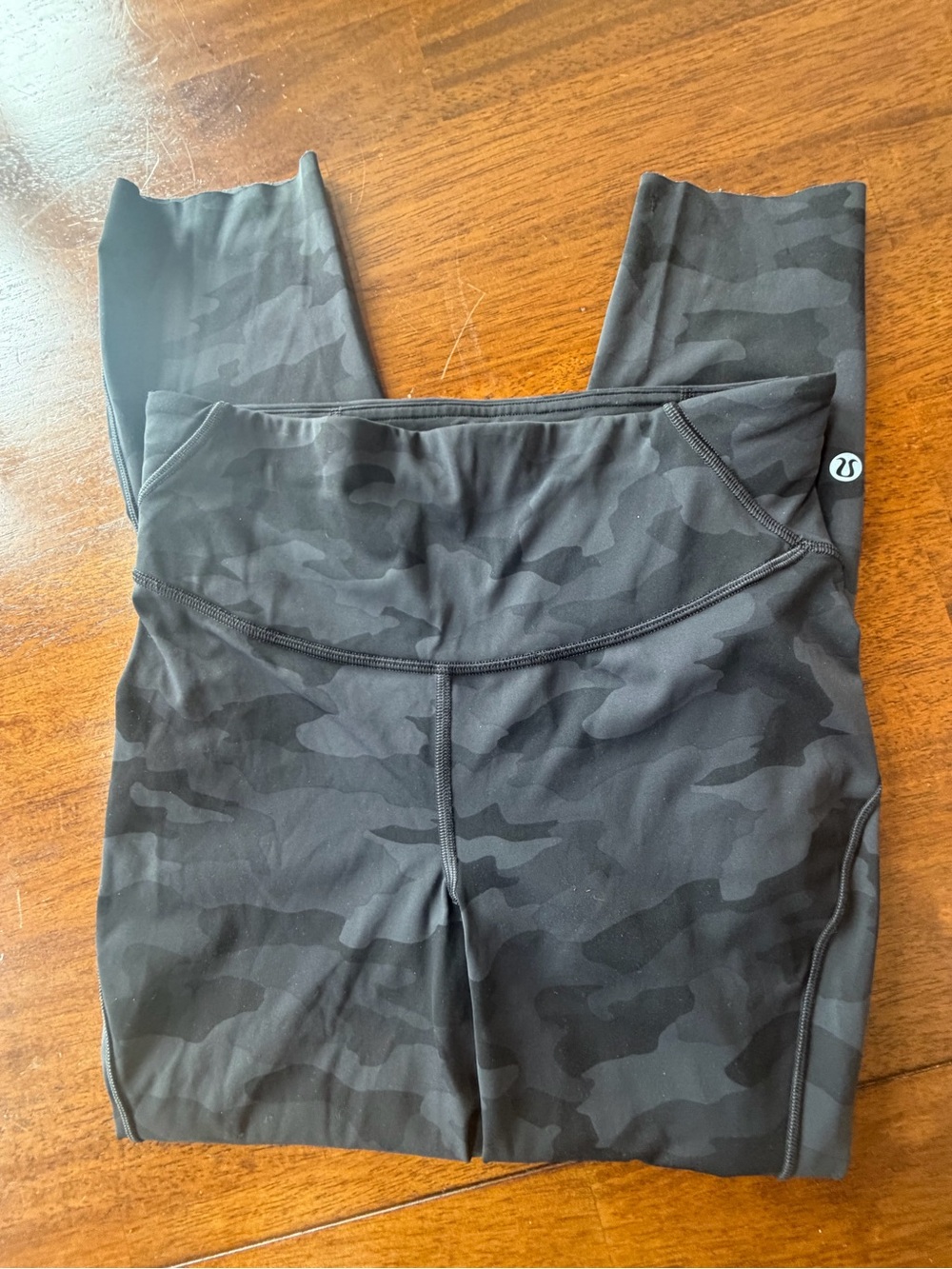 Lululemon Cropped Camo Leggings Size 6